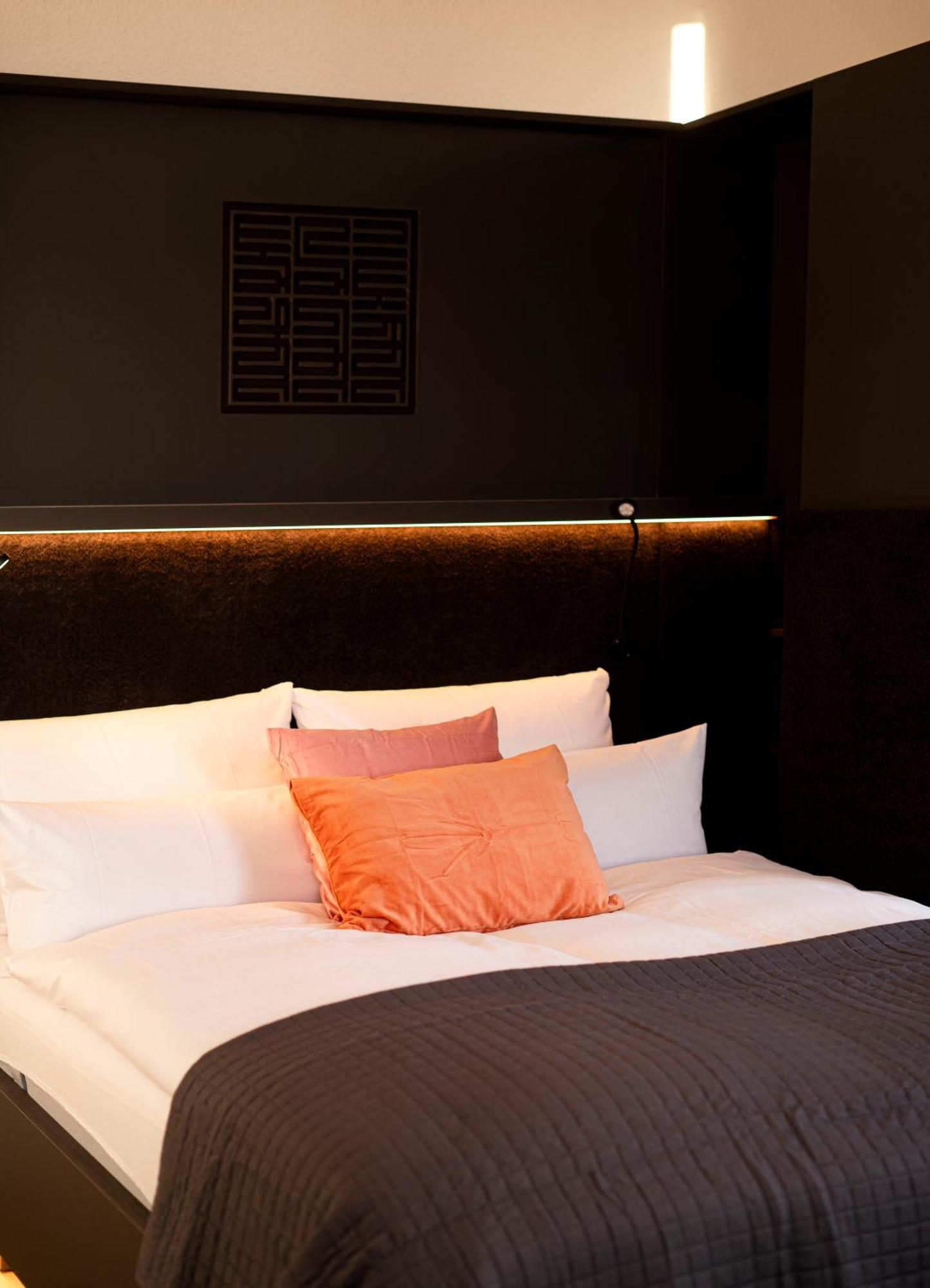 Yokolou - Design-Apartments โคเบลนซ์ ภายนอก รูปภาพ